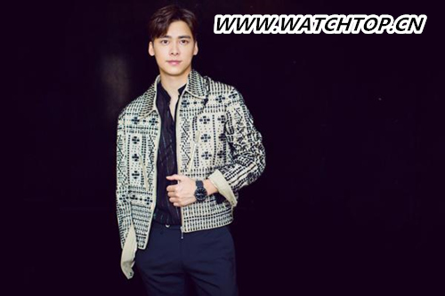 TAG Heuer泰格豪雅品牌大使李易峰佩戴CONNECTED MODULAR智能腕表 精彩亮相《動(dòng)物世界》發(fā)布會(huì)